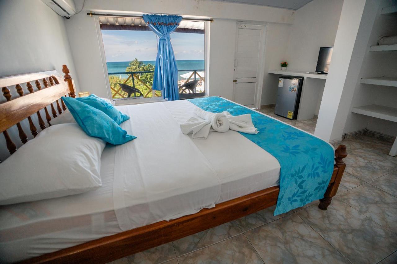 Hotel El Pirata Morgan Fresh Water Bay Exterior photo