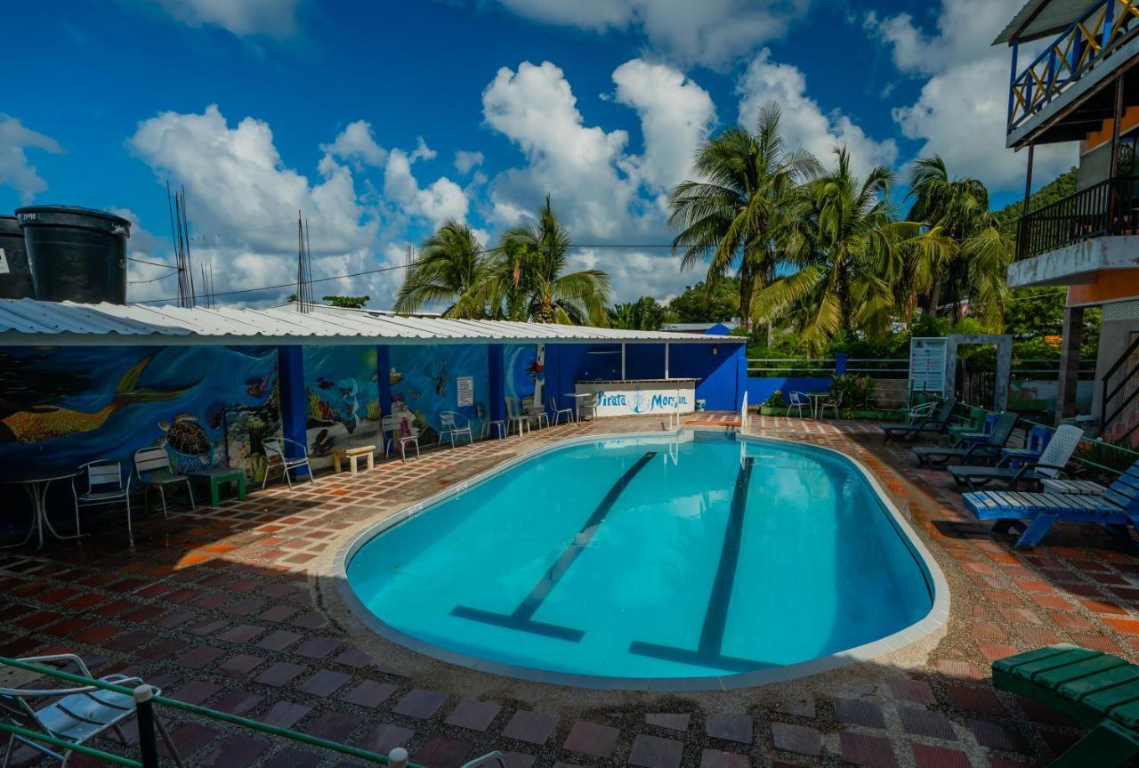 Hotel El Pirata Morgan Fresh Water Bay Exterior photo